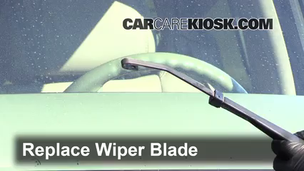 Front Wiper Blade Change GMC Sierra 1500 (1999-2007) - 2006 GMC Sierra